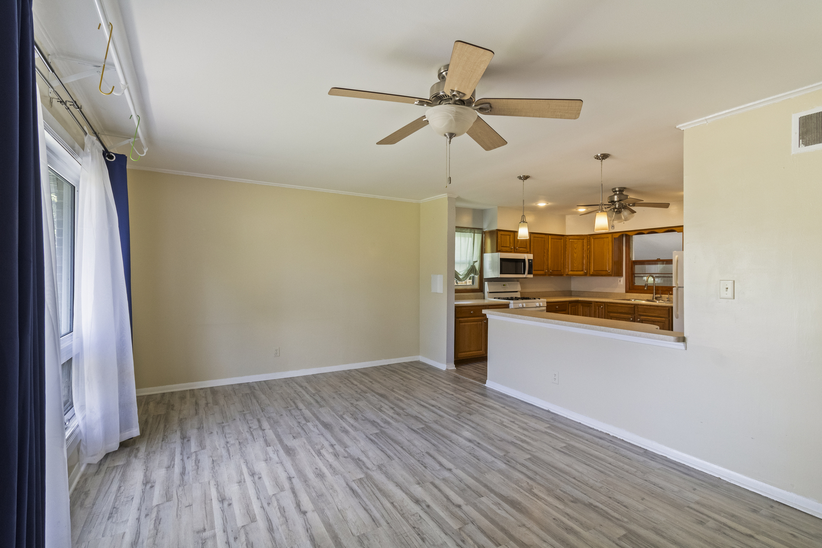 1507 Schultz Place Streator, IL 61364 - Photo 4 of 19