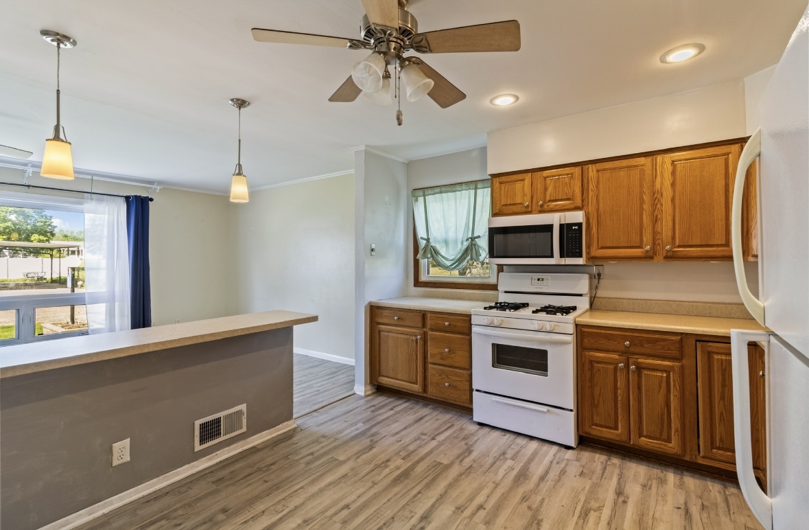 1507 Schultz Place Streator, IL 61364 - Photo 8 of 19