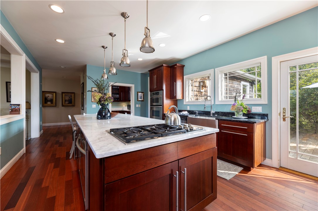 365 Boston Neck Road Narragansett, RI 02882 - Photo 13 of 50
