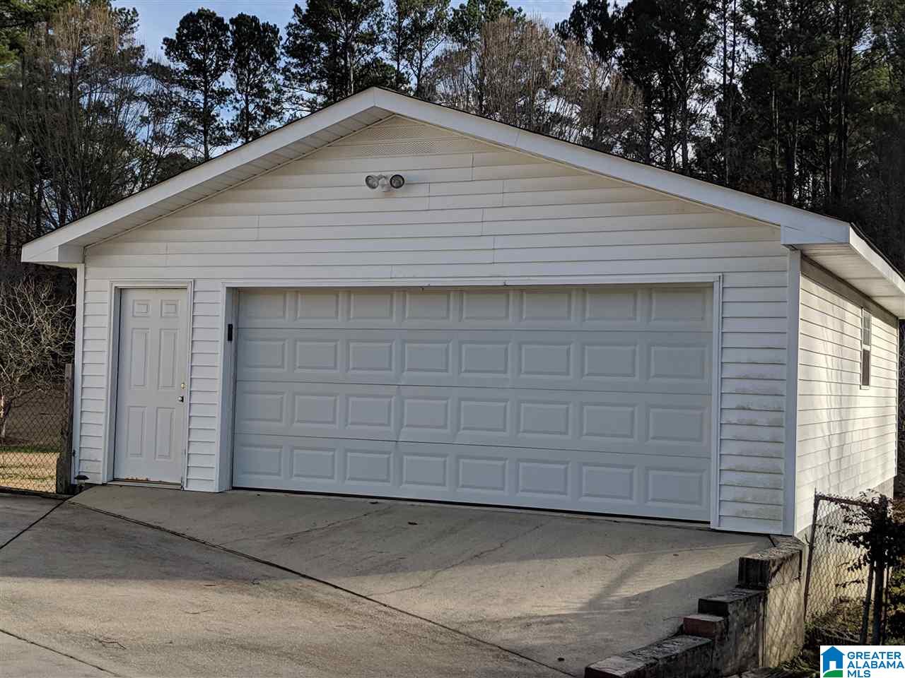 728 Dates Circle Bessemer, AL 35023 - Photo 3 of 23