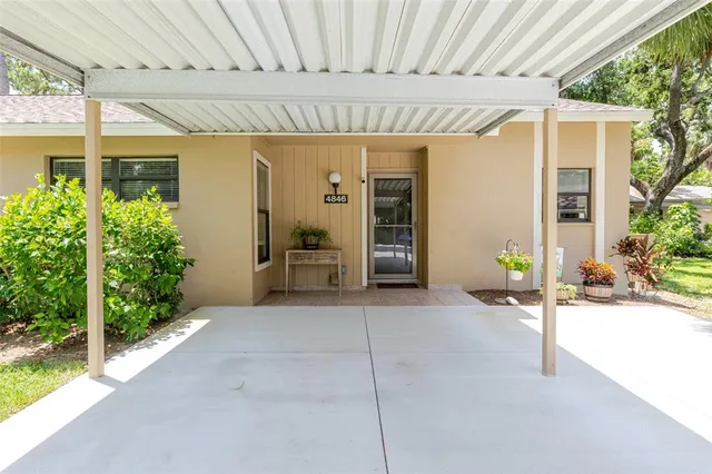 $198,900 | 4846 Village Gardens Drive, Sarasota, FL 34234