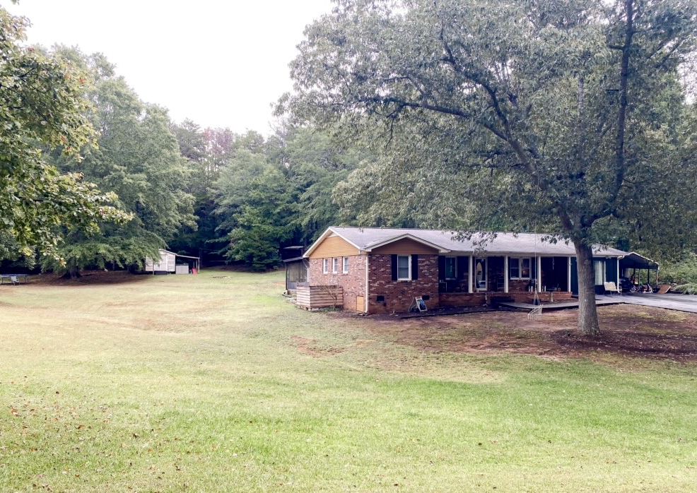 201 Larkwood Road Liberty, SC 29657 - Photo 2 of 26