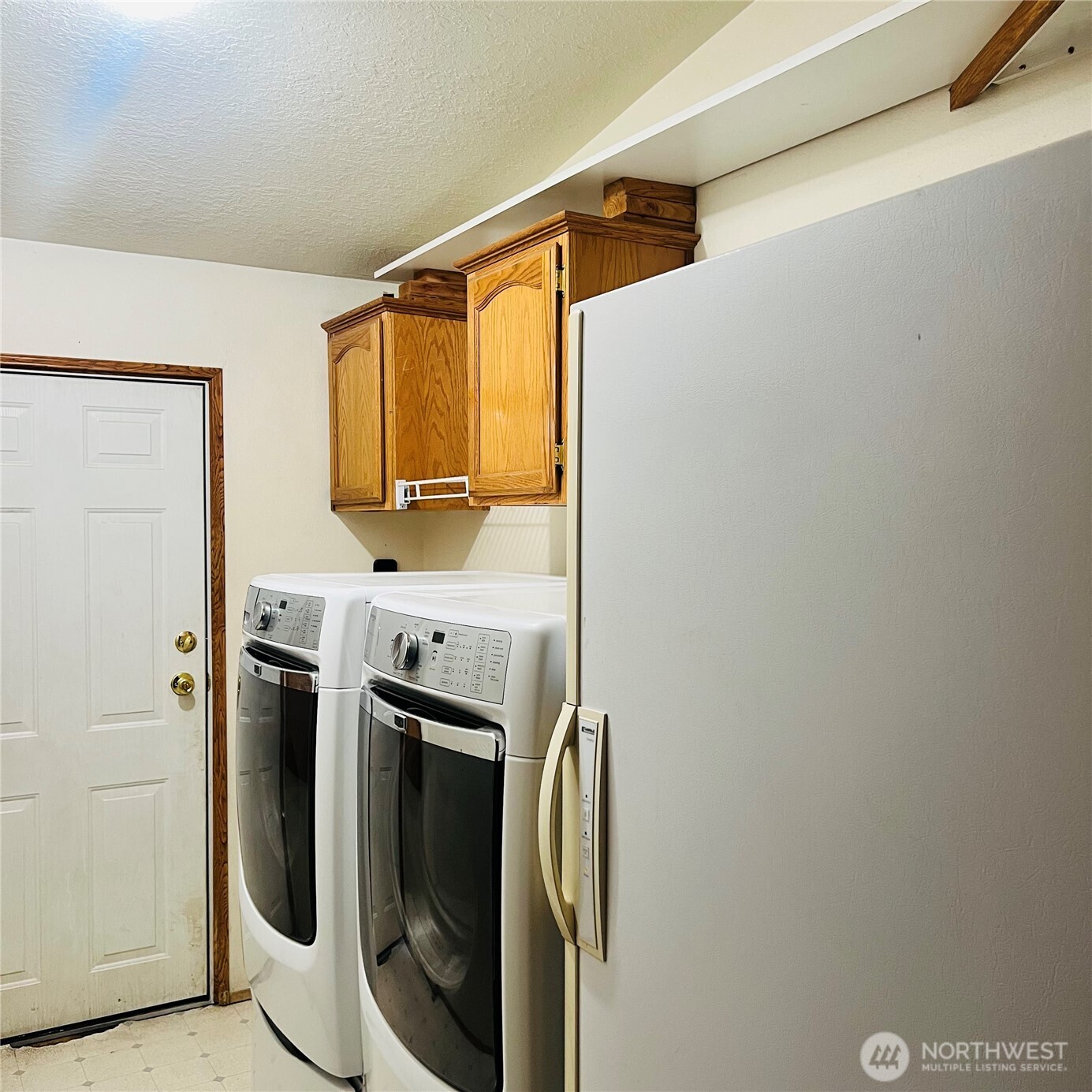369 South Kentucky Avenue East Wenatchee, WA 98802 - Photo 20 of 20 a utility room with dryer and washer