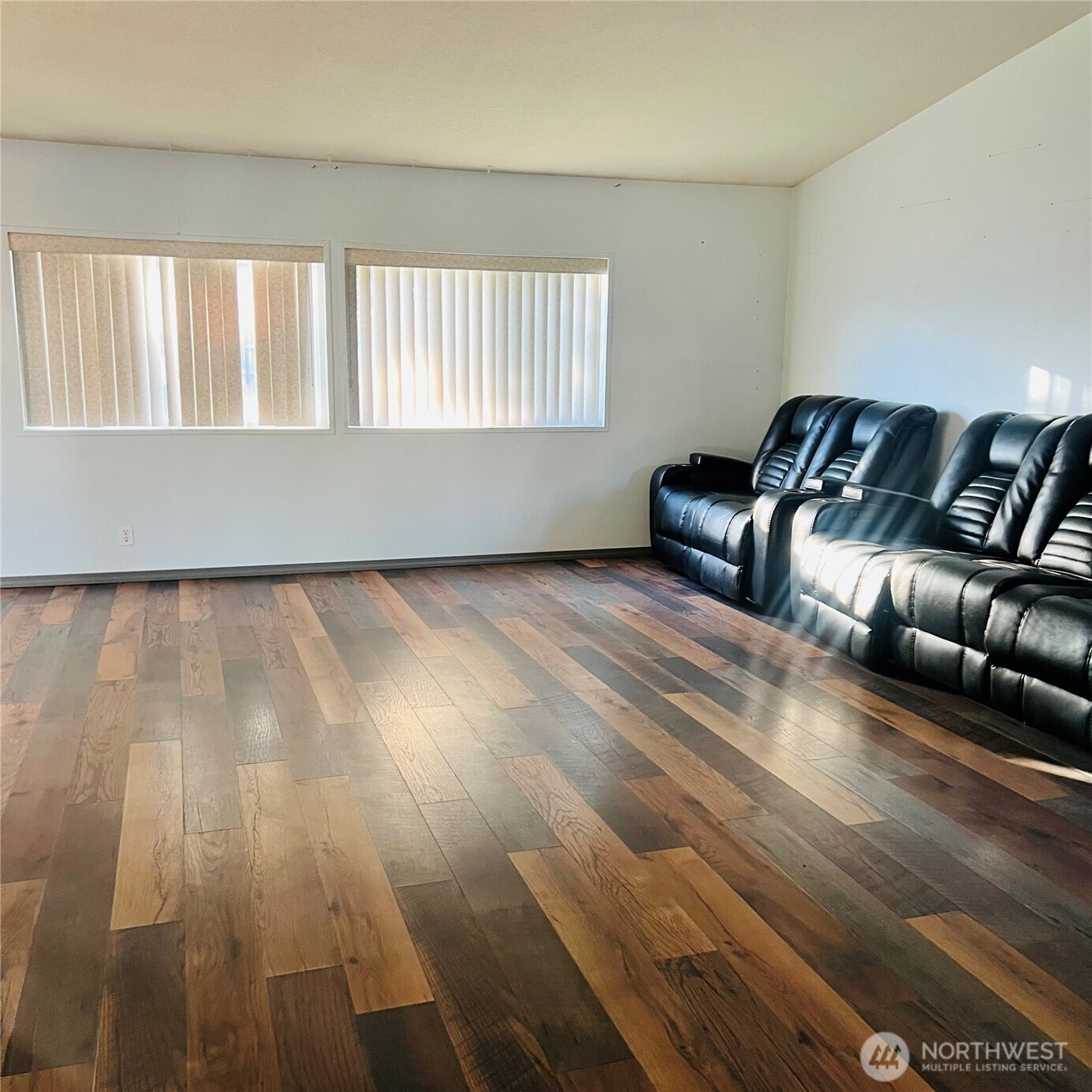 369 South Kentucky Avenue East Wenatchee, WA 98802 - Photo 3 of 20 a living room with furniture and a hard wood floor
