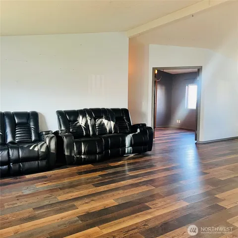 $185,000 | 369 South Kentucky Avenue, East Wenatchee, WA 98802