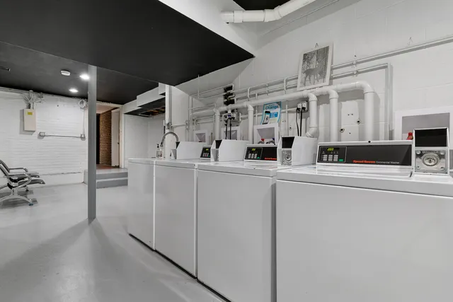 $2,100 | 7634 North Eastlake Terrace, Unit 1N, Chicago, IL 60626