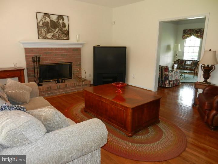 34 Brooks Road Moorestown, NJ 08057 - Photo 3 of 17 Gallery Image 3