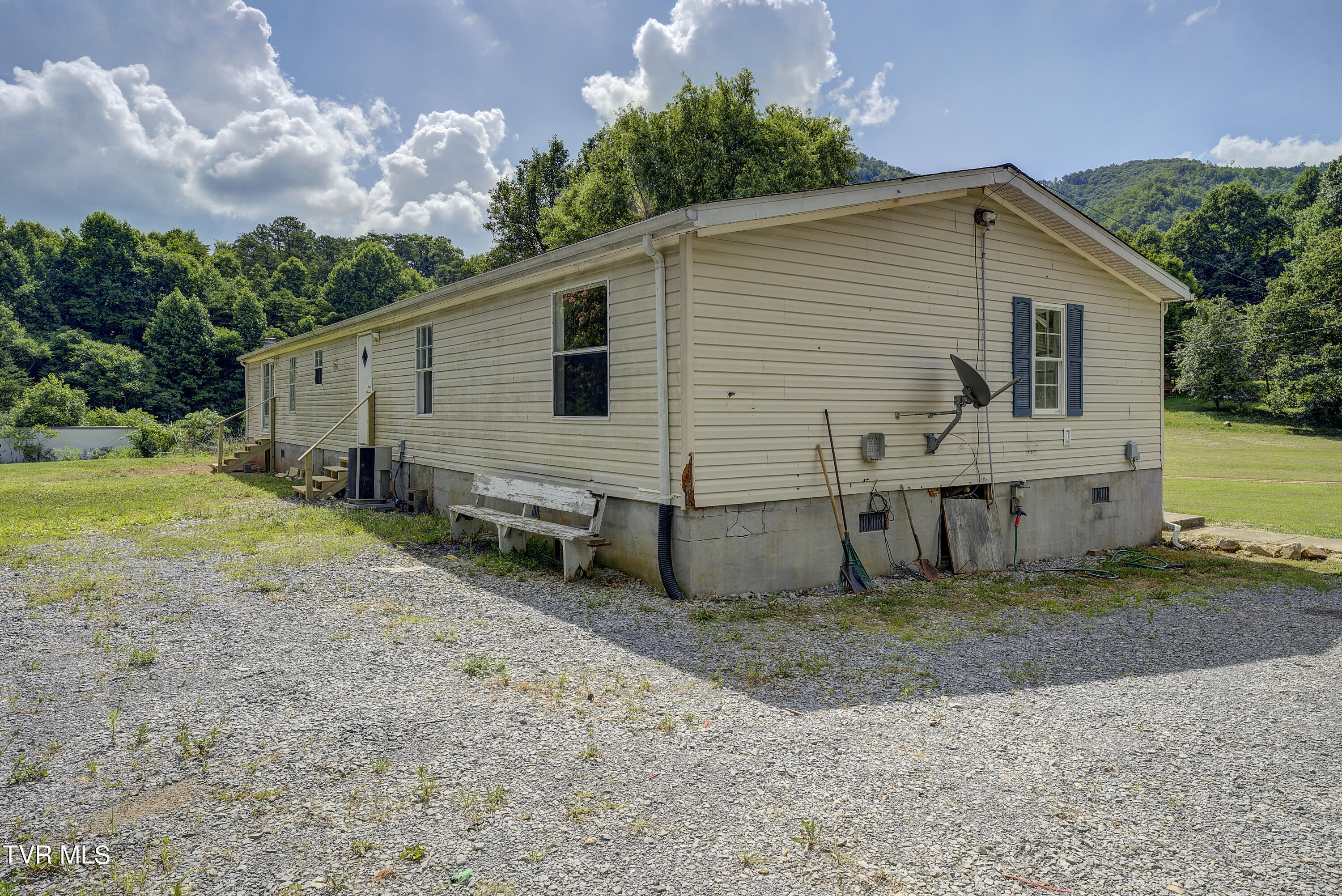 382 Jenkins Hollow Road Elizabethton, TN 37643 - Photo 9 of 71 Jenkins-6