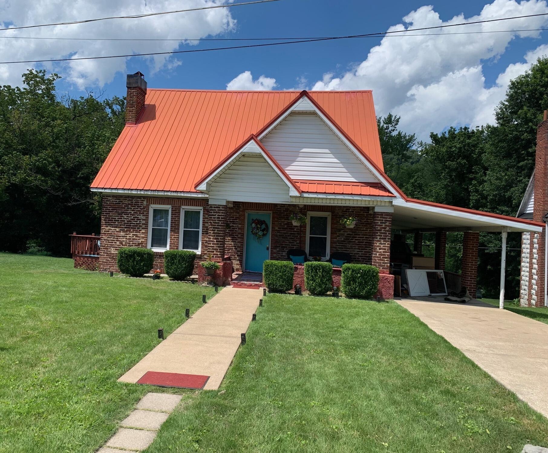 35 Gray Street Allen, KY 41601 - Photo 1 of 20 IMG_6205 (1)