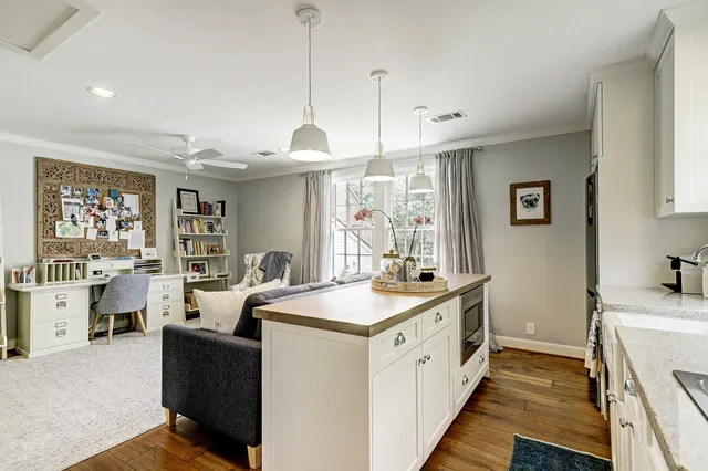 $7,000 | 2829 Sunset Boulevard, West University Place, TX 77005