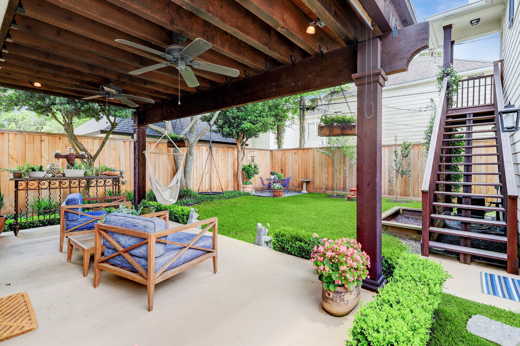 2829 Sunset Boulevard West University Place, TX 77005 - Photo 18 of 19 a garden with tall trees