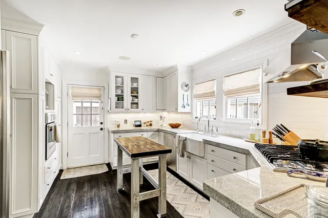 $7,000 | 2829 Sunset Boulevard, West University Place, TX 77005