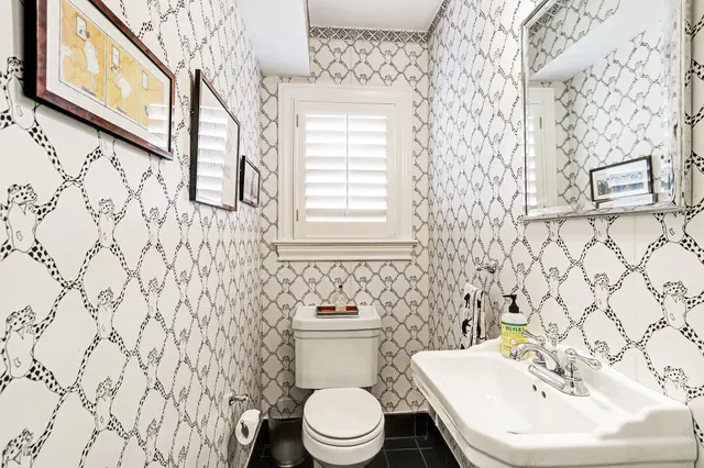 $7,000 | 2829 Sunset Boulevard, West University Place, TX 77005