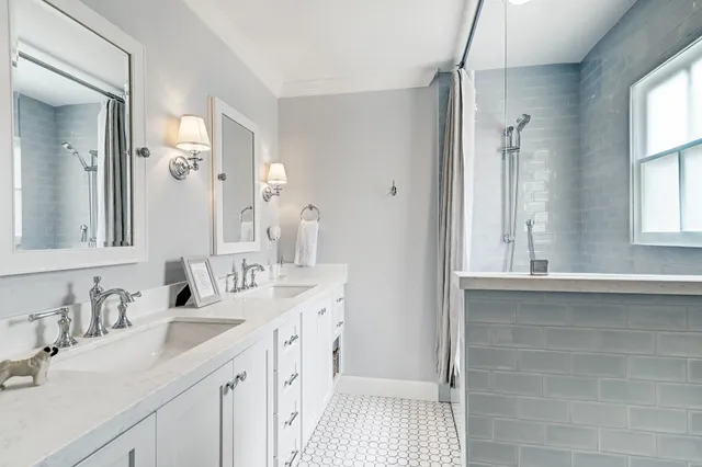 $7,000 | 2829 Sunset Boulevard, West University Place, TX 77005