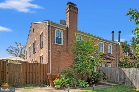 $819,900 | 912 Bernard Street, Alexandria, VA 22314