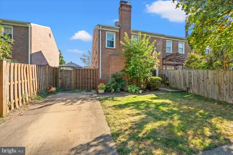 $819,900 | 912 Bernard Street, Alexandria, VA 22314