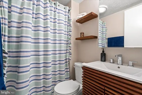 $819,900 | 912 Bernard Street, Alexandria, VA 22314