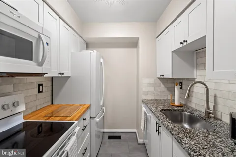 $819,900 | 912 Bernard Street, Alexandria, VA 22314