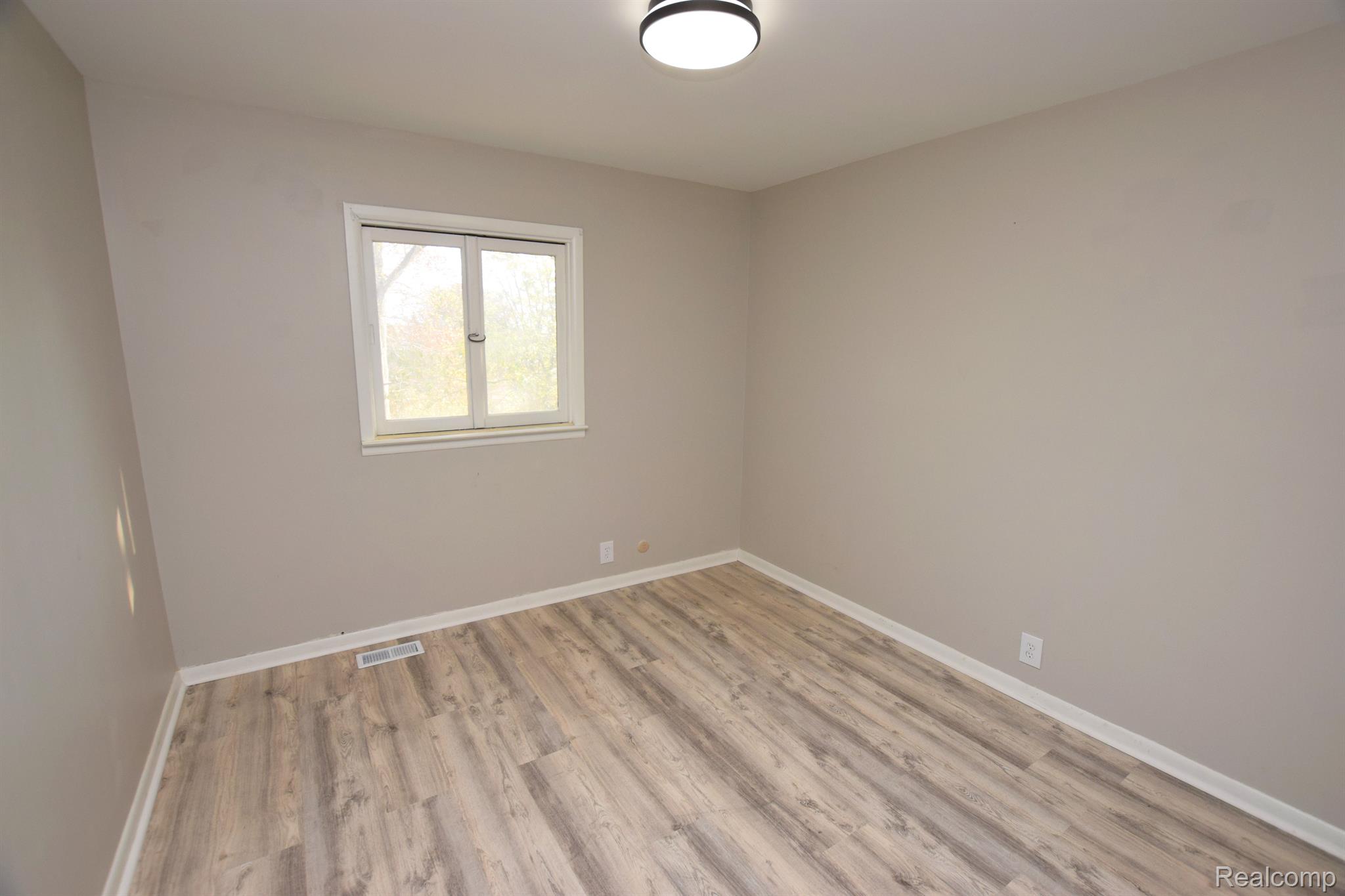4146 Beecher Road Flint, MI 48532 - Photo 16 of 26 Gallery Image 16