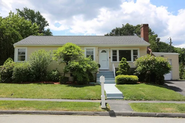 $489,000 | 10 Pine Tree Lane, Worcester, MA 01609