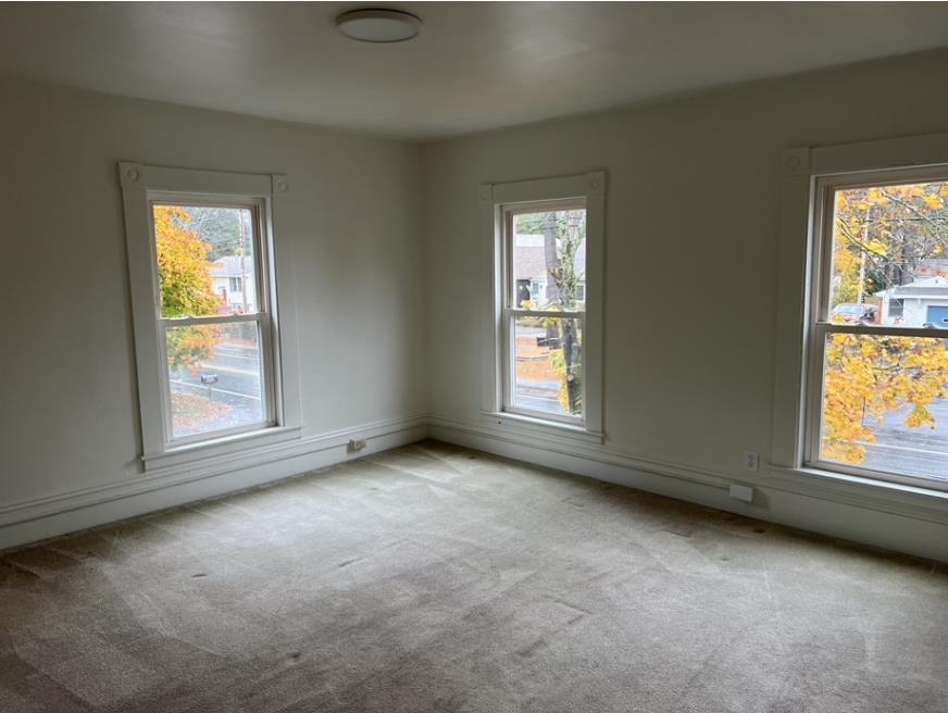 164 Brock Street Rochester, NH 03867 - Photo 10 of 18