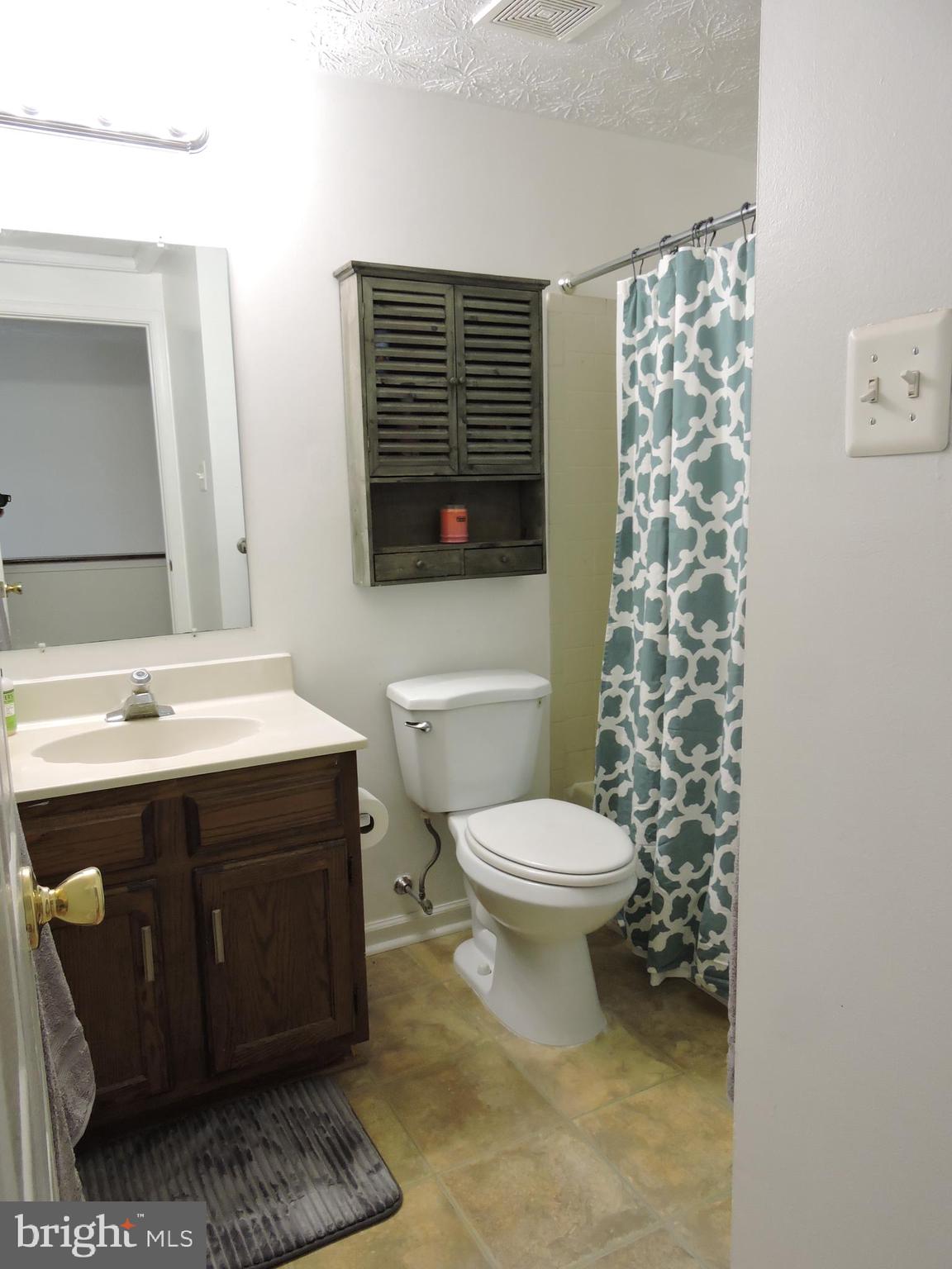 8516 Rhuddlan Road Baltimore, MD 21236 - Photo 17 of 28 Hall Bath