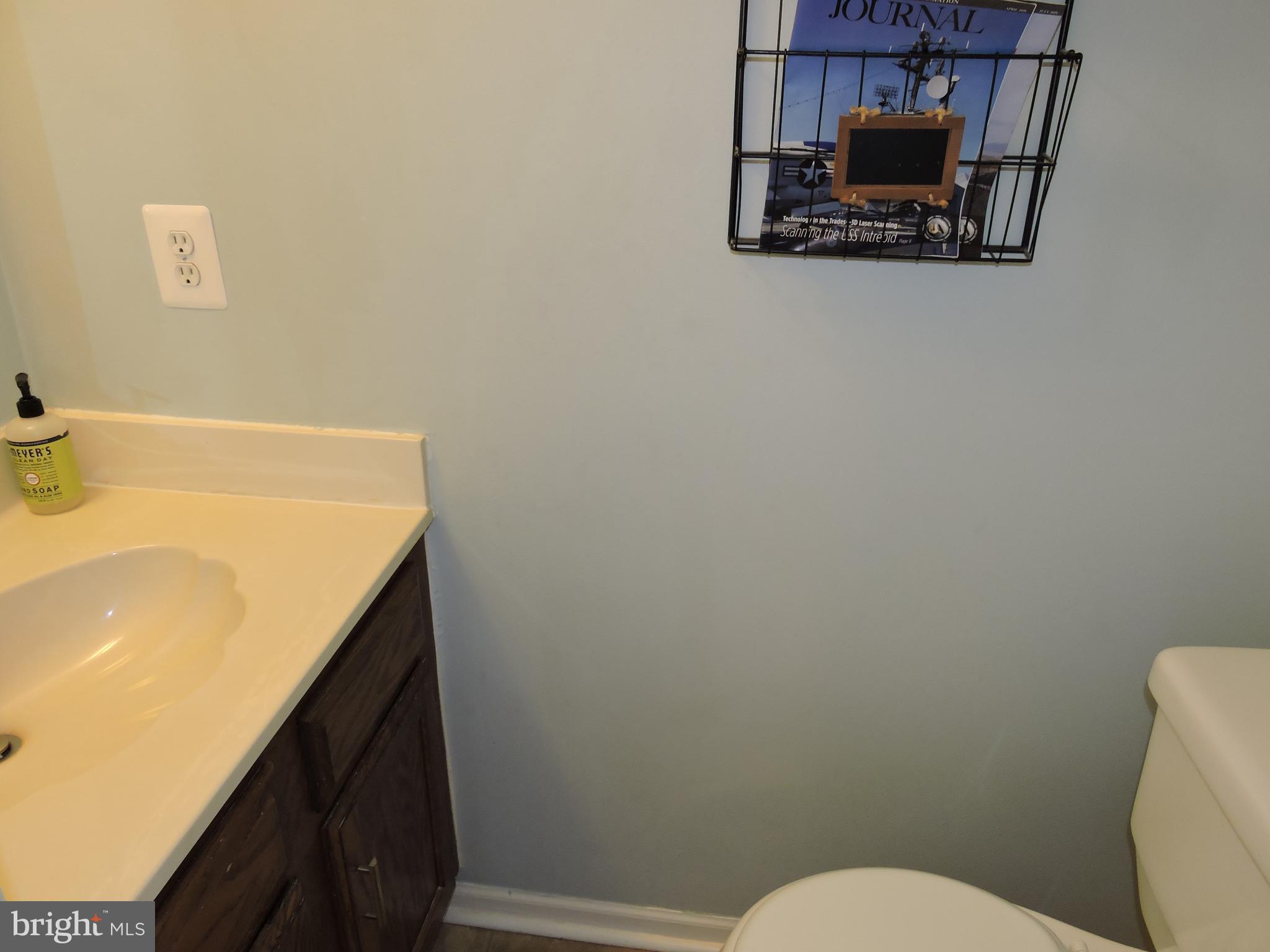 8516 Rhuddlan Road Baltimore, MD 21236 - Photo 9 of 28 Main level Powder room