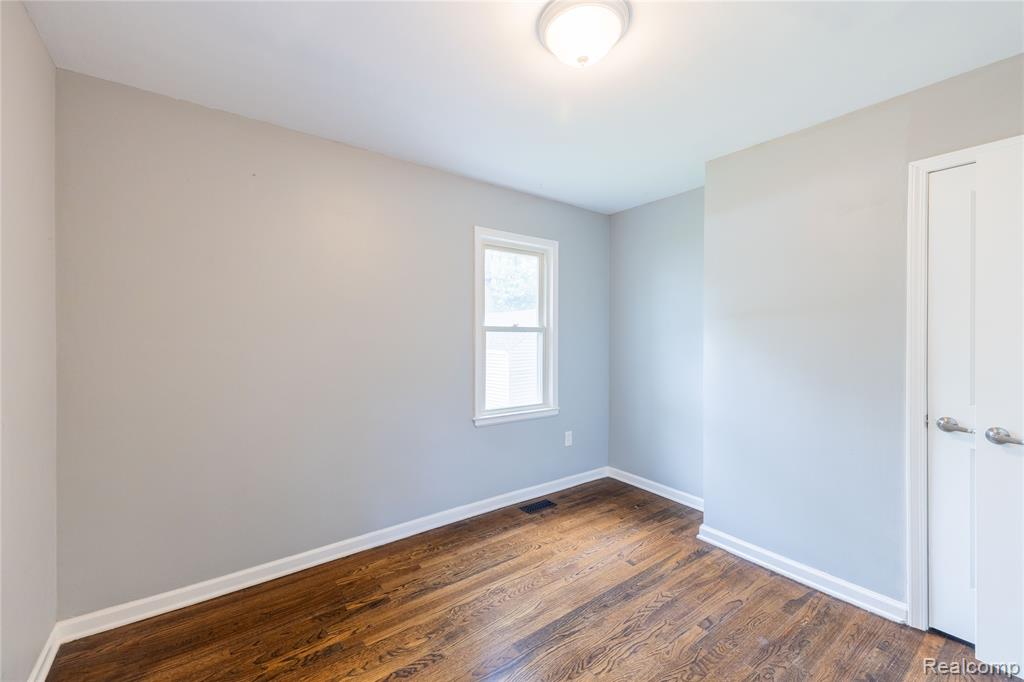 8729 Bellevue Road Grosse Ile, MI 48138 - Photo 17 of 32