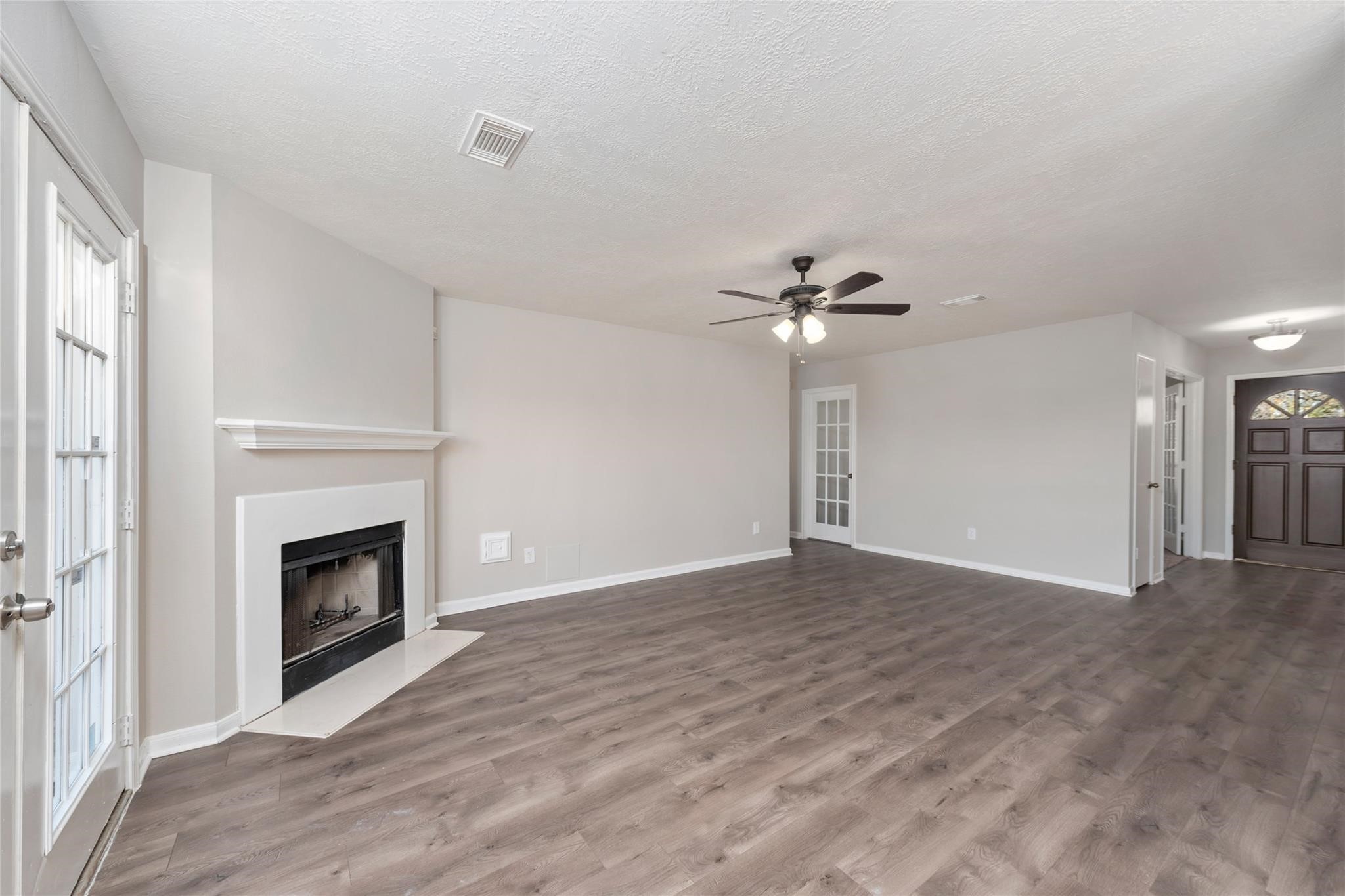 4503 Buckleridge Road Houston, TX 77053 - Photo 10 of 25 Gallery Image 10