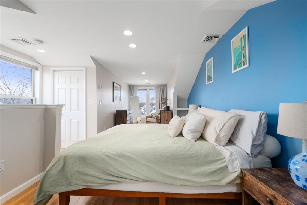 284 Riverside Avenue, Unit 1 Medford, MA 02155 - Photo 14 of 31