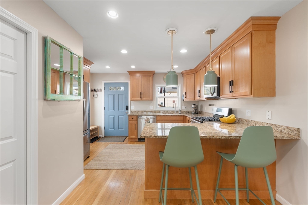 284 Riverside Avenue, Unit 1 Medford, MA 02155 - Photo 4 of 31