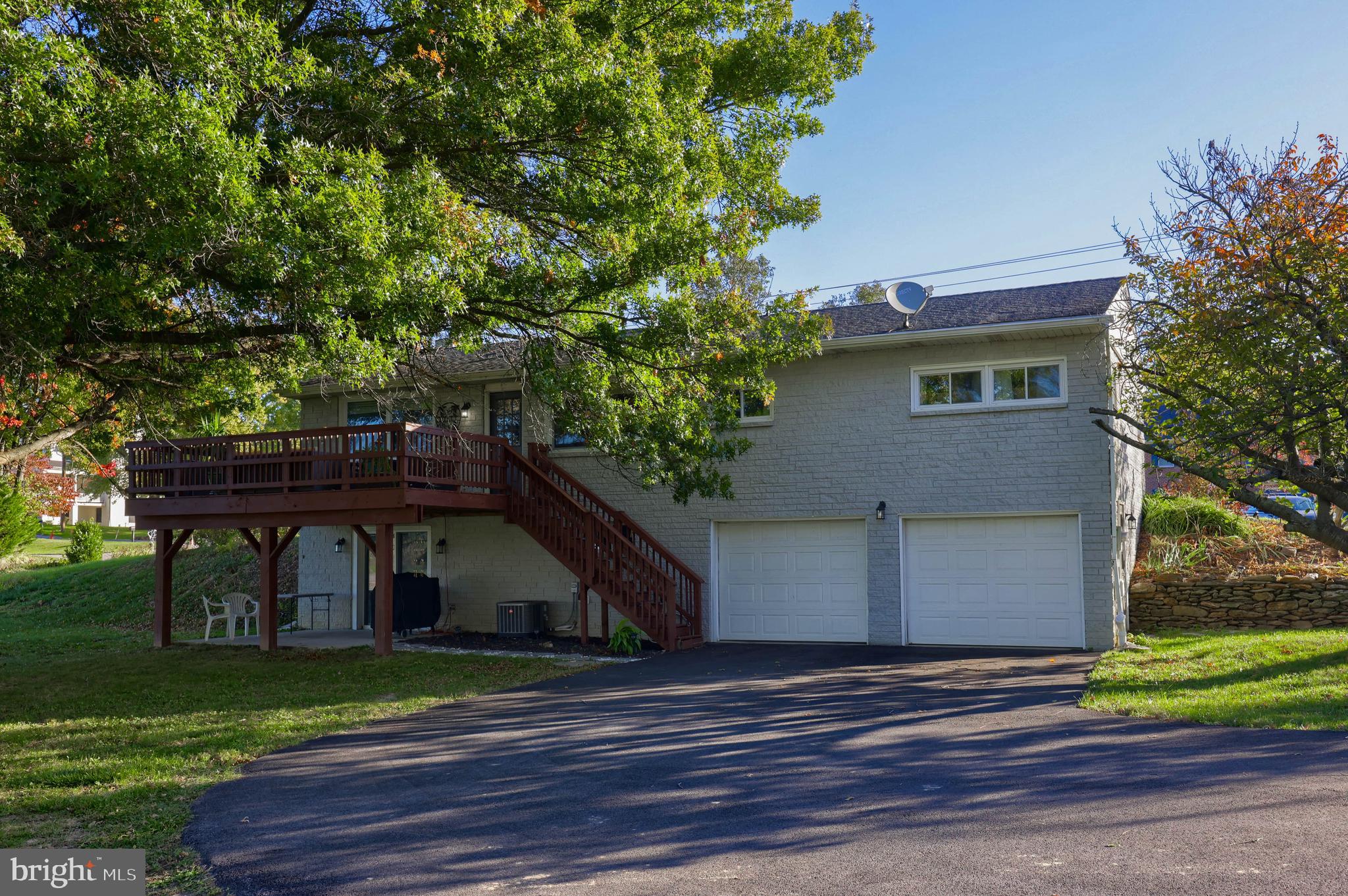 557 Chestnut Hill Road York, PA 17402 - Photo 5 of 37