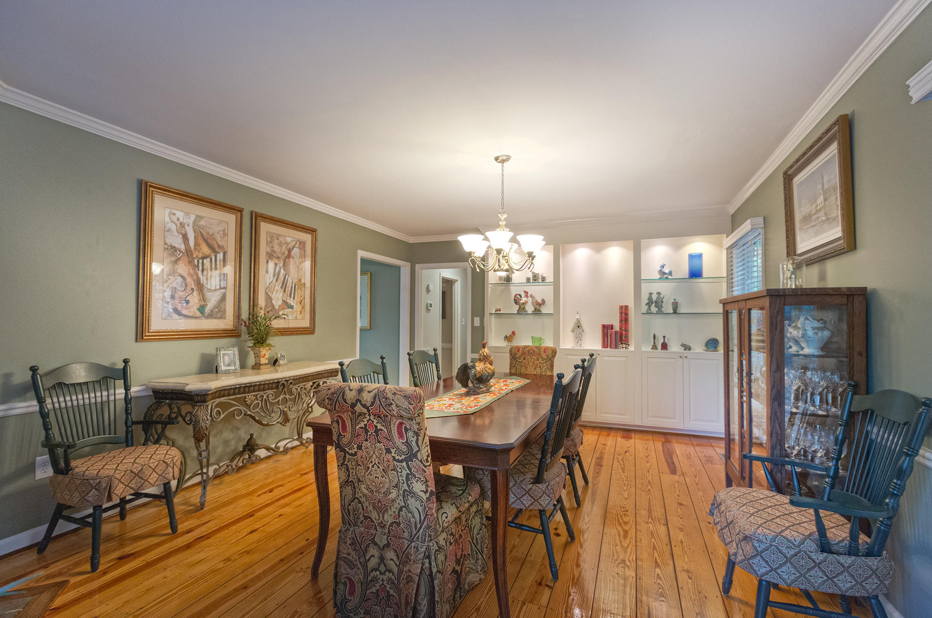 5233 Falcon Ridge Road Roanoke, VA 24018 - Photo 15 of 50 a view of a dining room with furniture window and outside view