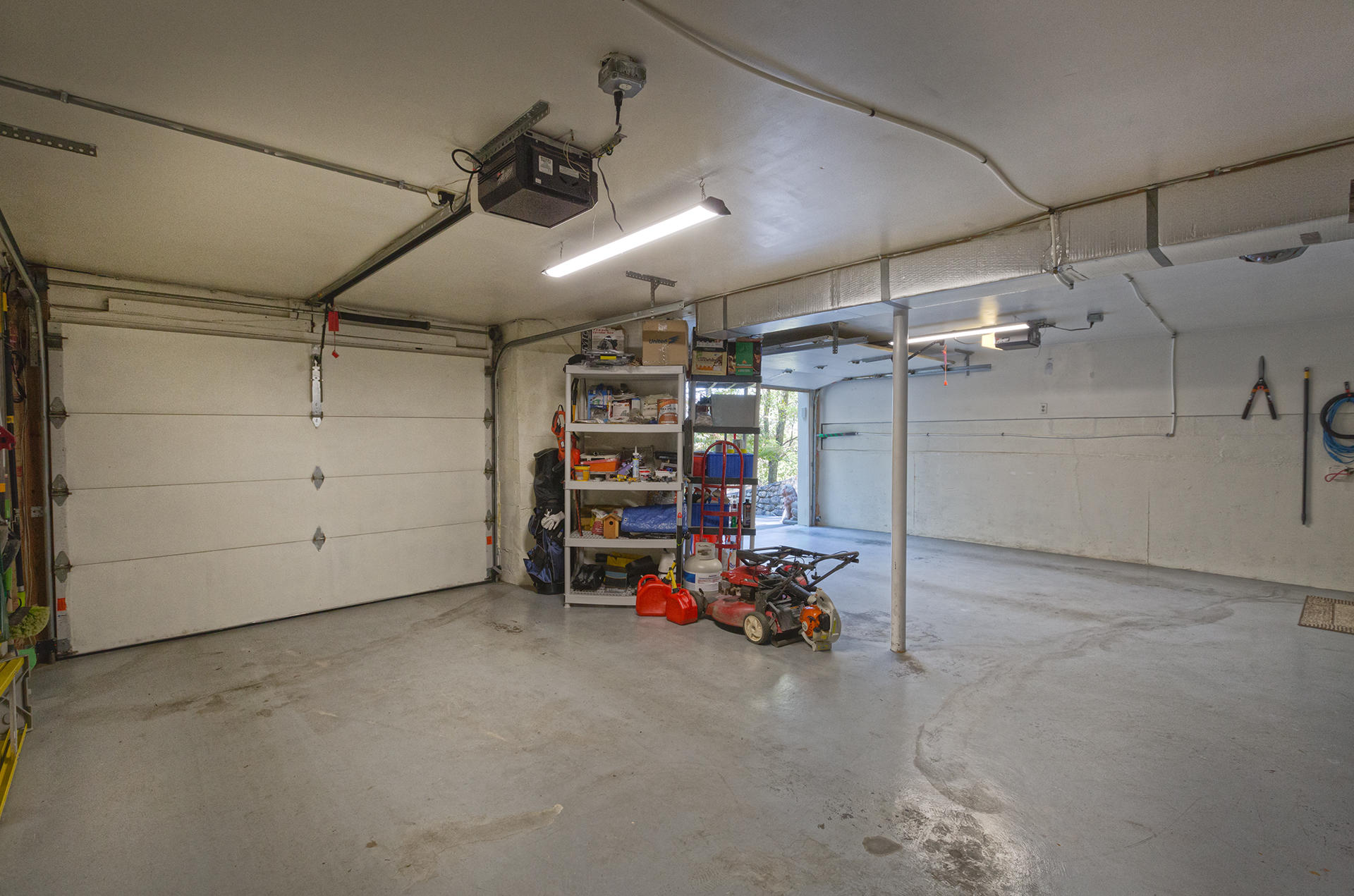 5233 Falcon Ridge Road Roanoke, VA 24018 - Photo 41 of 50 a view of a garage room