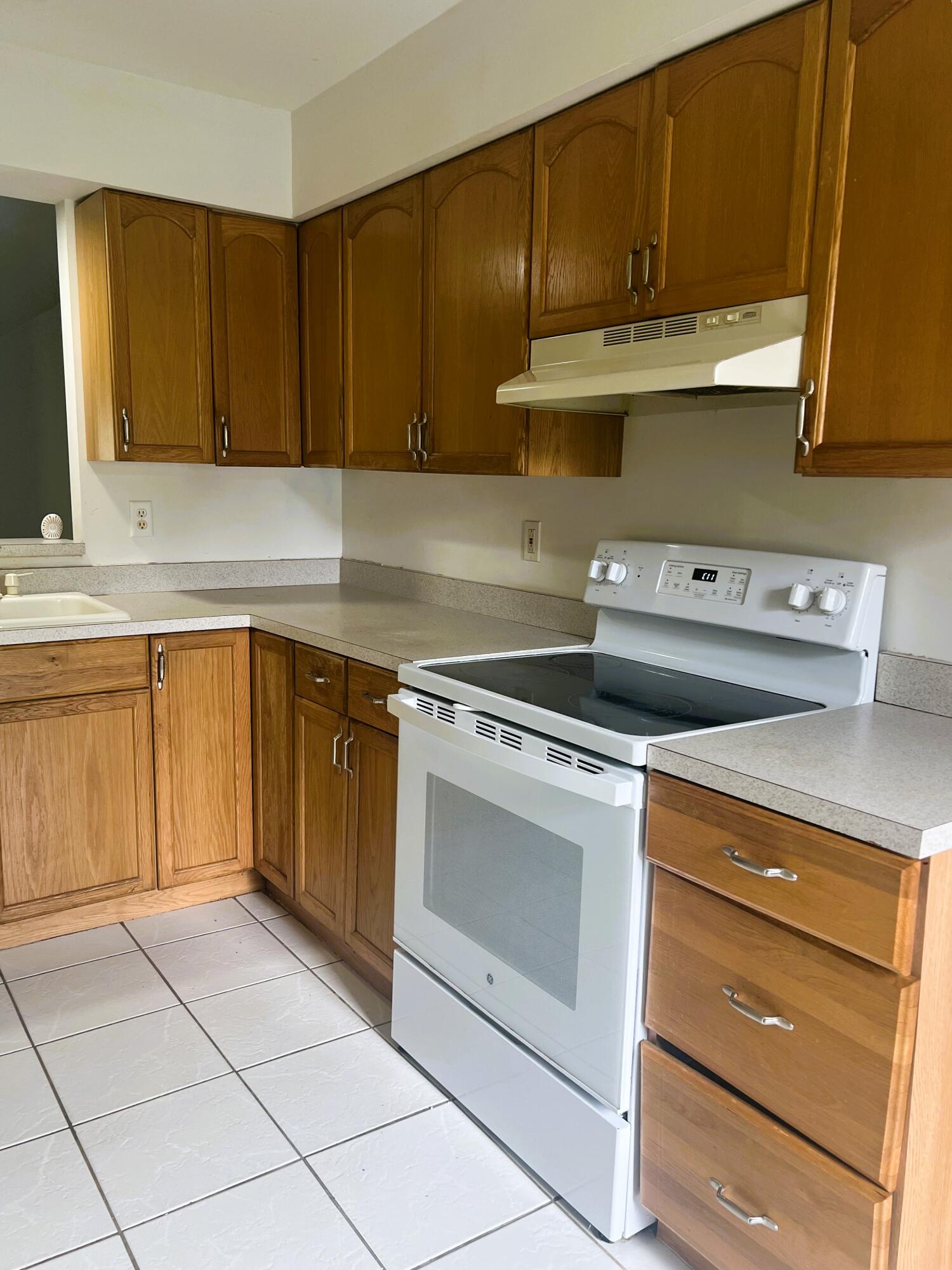 6032 Indrio Road, Unit 8 Fort Pierce, FL 34951 - Photo 3 of 26 Kitchen