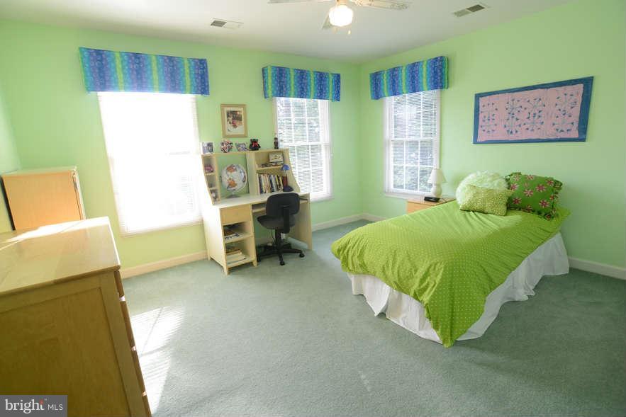 20009 Hickman Way Poolesville, MD 20837 - Photo 20 of 30 Bedroom
