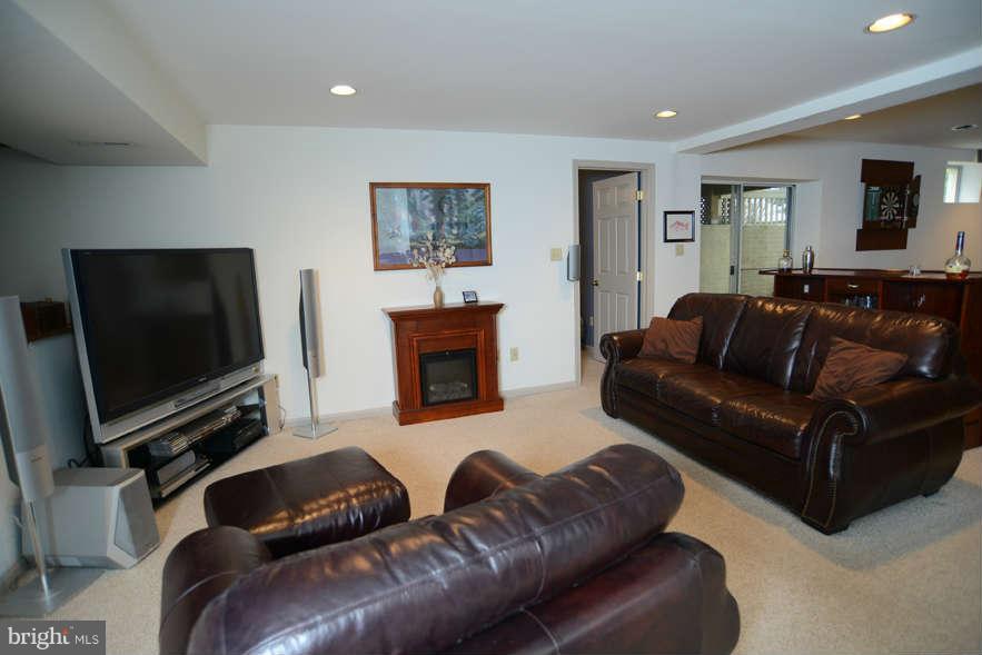 20009 Hickman Way Poolesville, MD 20837 - Photo 23 of 30 Basement