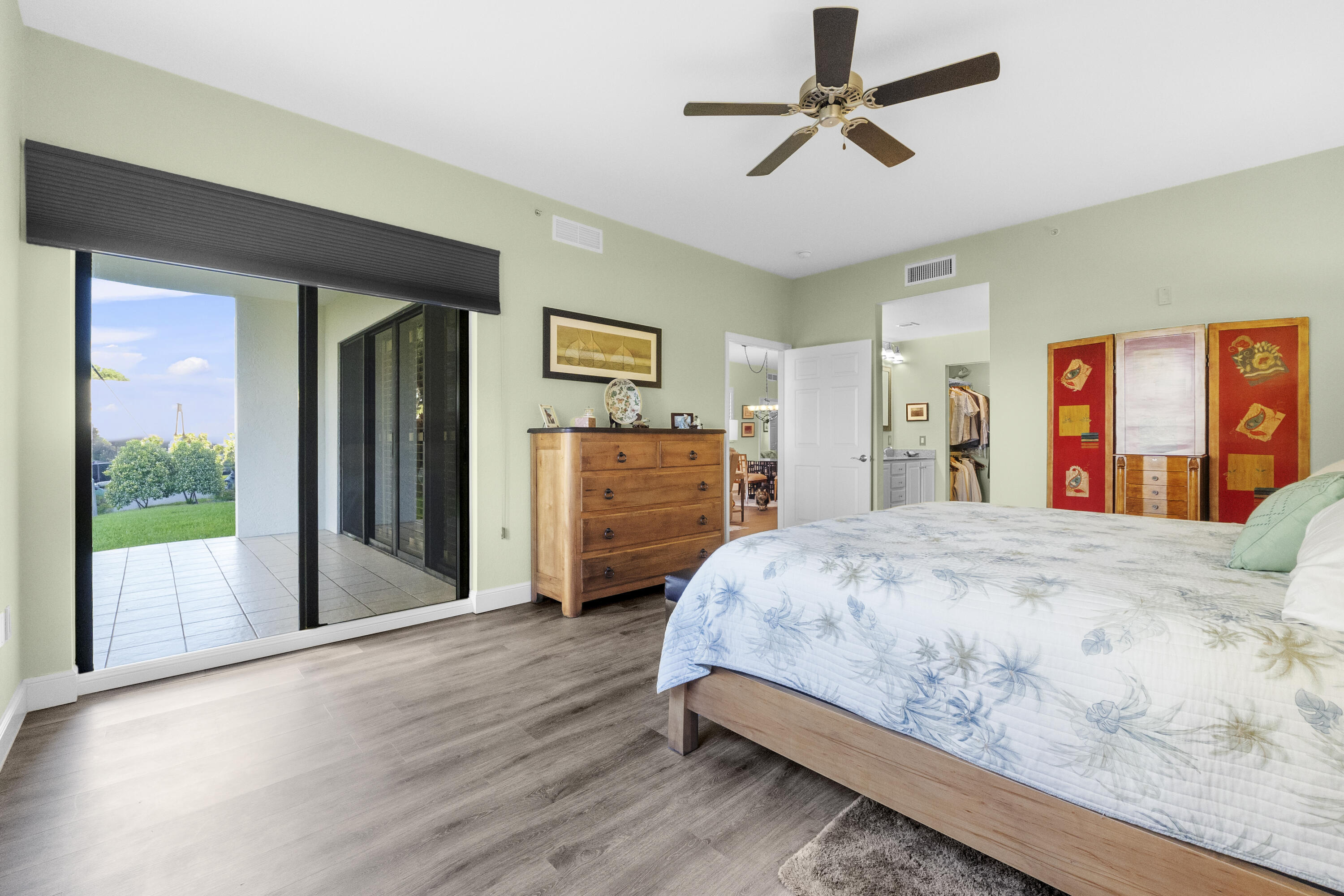 370 Golfview Road, Unit 104 North Palm Beach, FL 33408 - Photo 18 of 28 Main bedroom