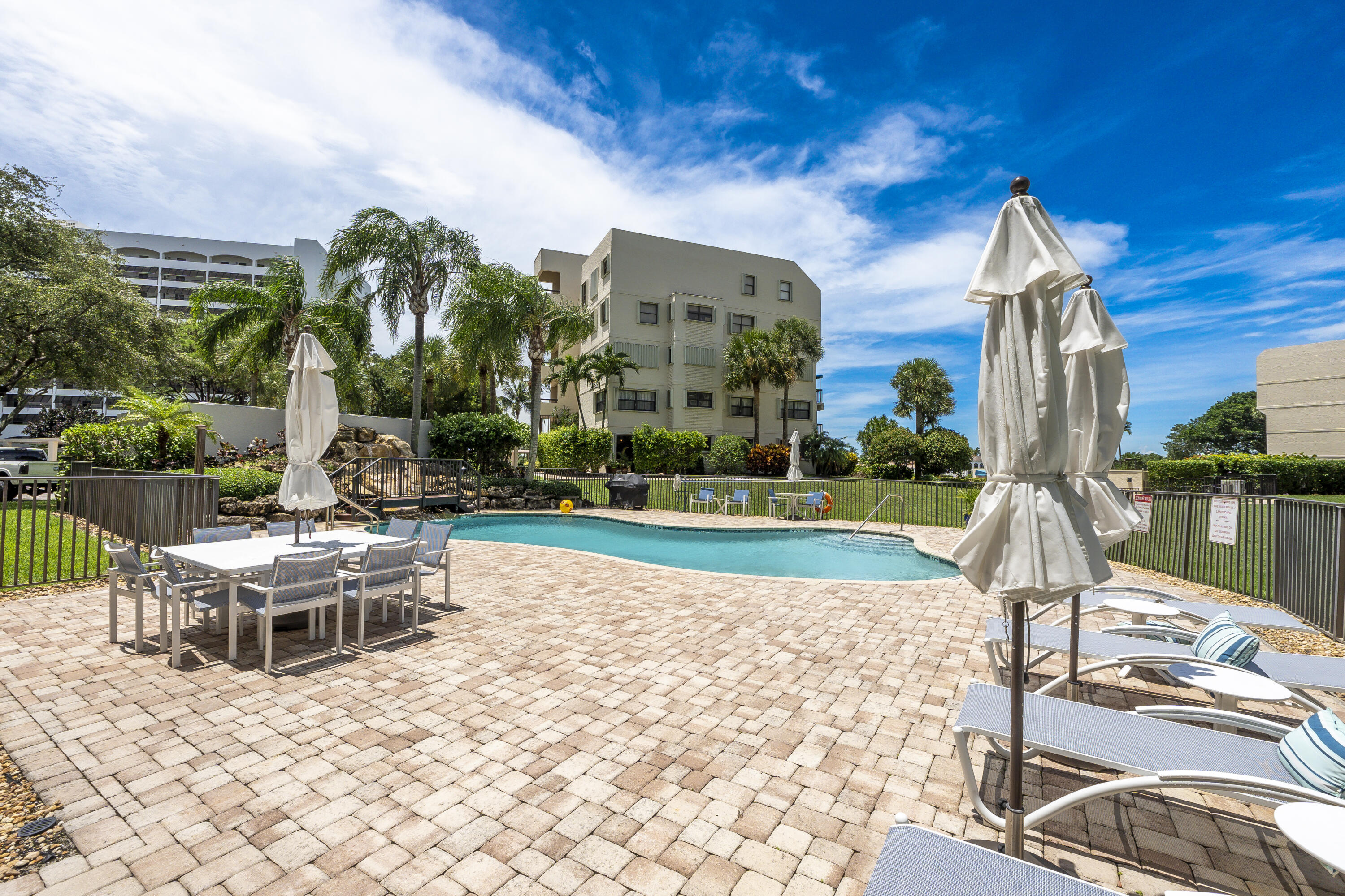 370 Golfview Road, Unit 104 North Palm Beach, FL 33408 - Photo 27 of 28 Pool