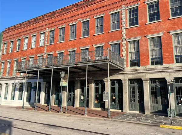 $2,500 | 2010 The Strand, Unit 202, Galveston, TX 77550