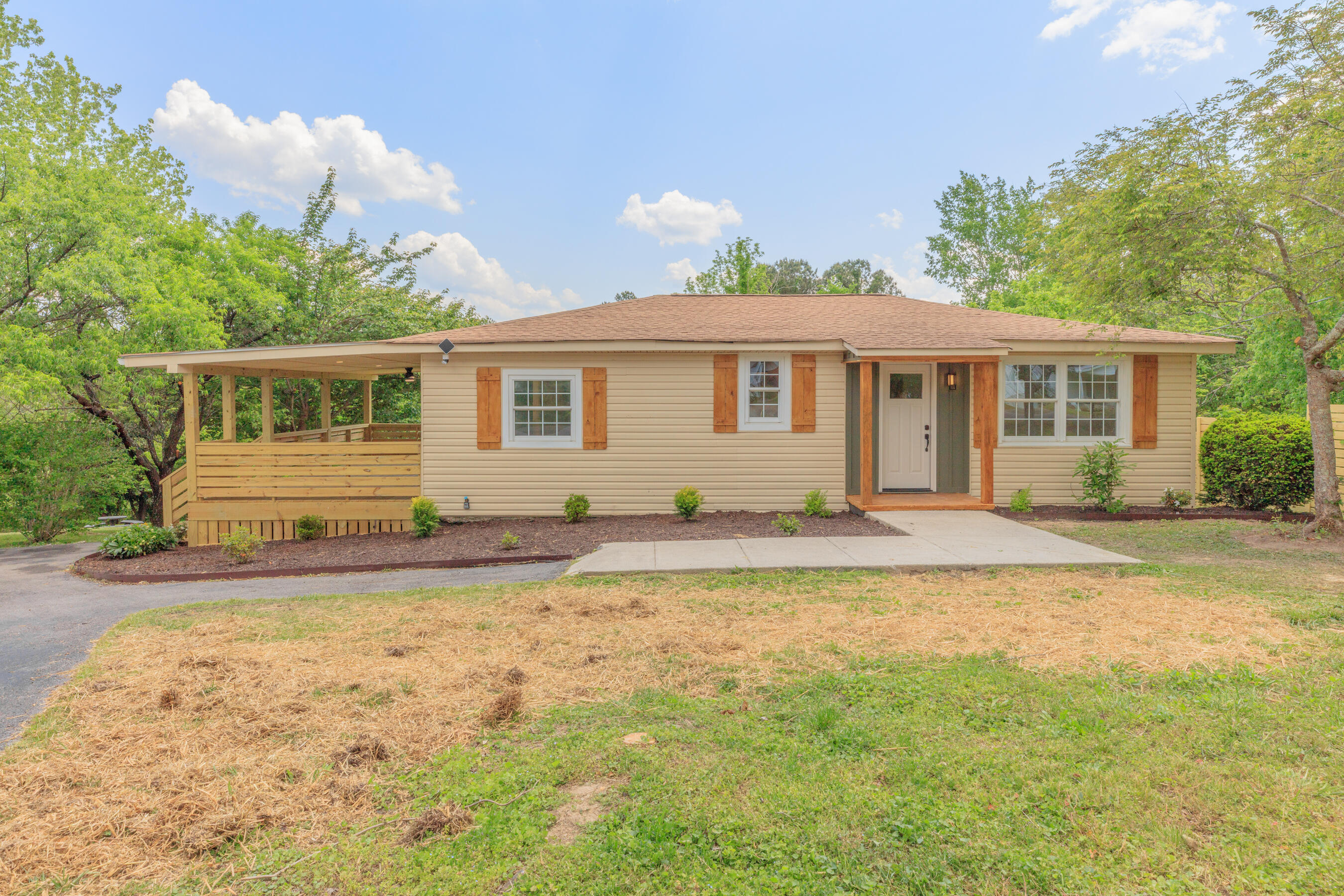 612 West Garden Farm Road Rossville, GA 30741 - Photo 2 of 63 612 W. Garden HD-33