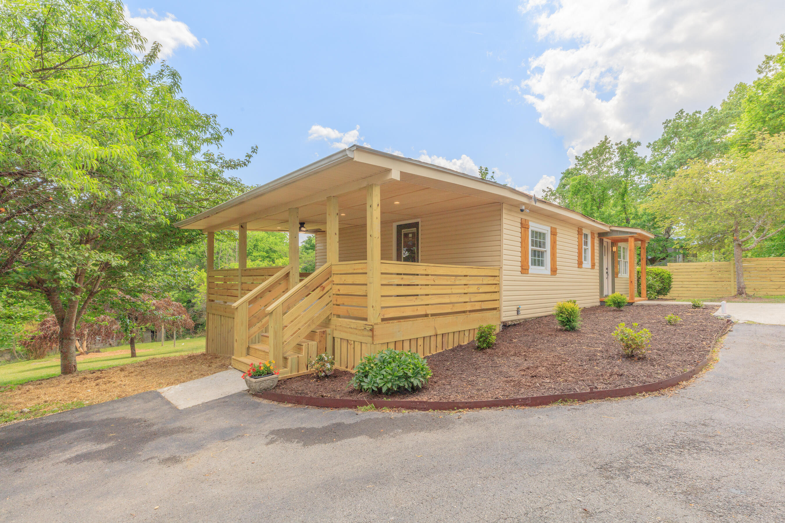 612 West Garden Farm Road Rossville, GA 30741 - Photo 5 of 63 612 W. Garden HD-32