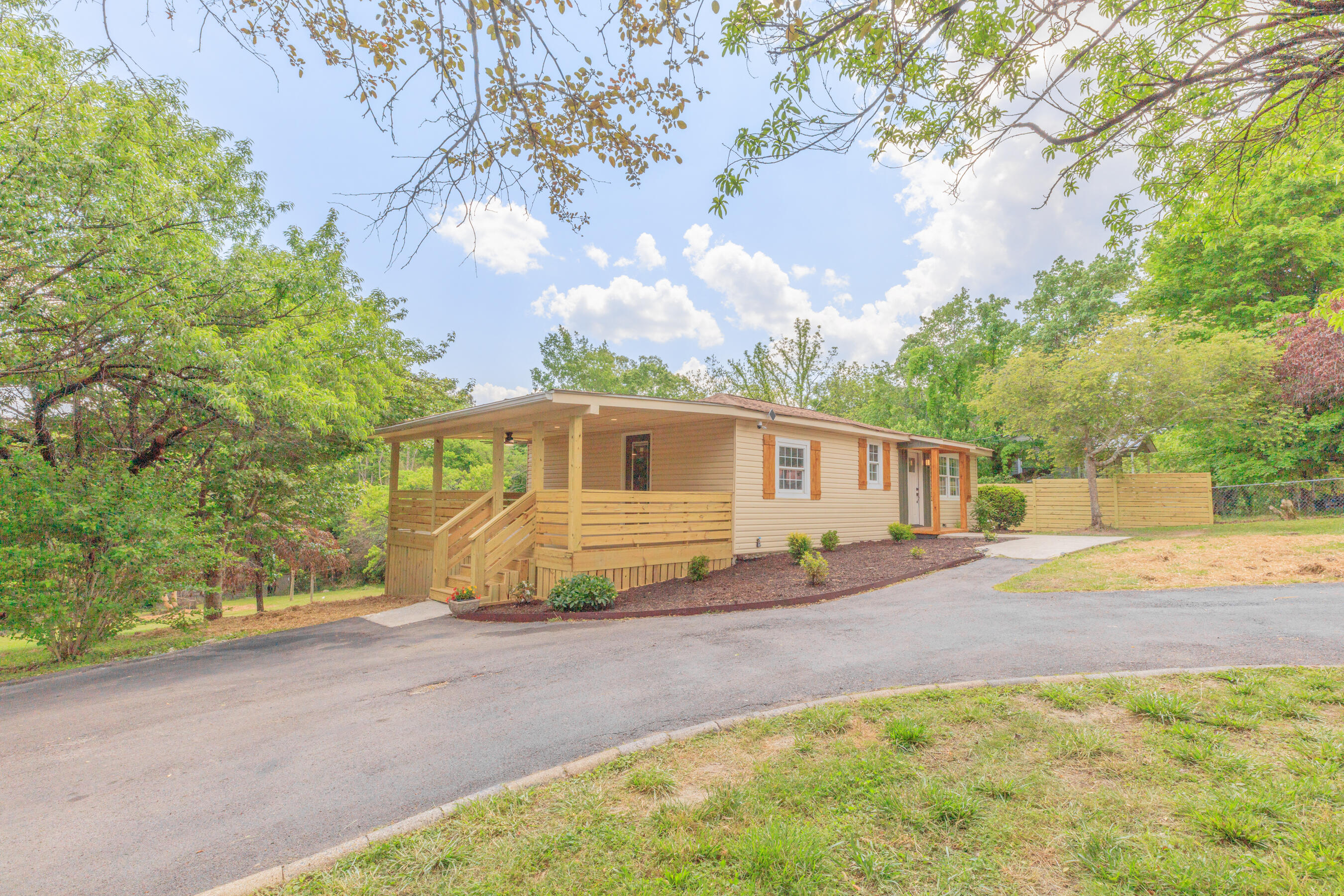 612 West Garden Farm Road Rossville, GA 30741 - Photo 8 of 63 612 W. Garden HD-40