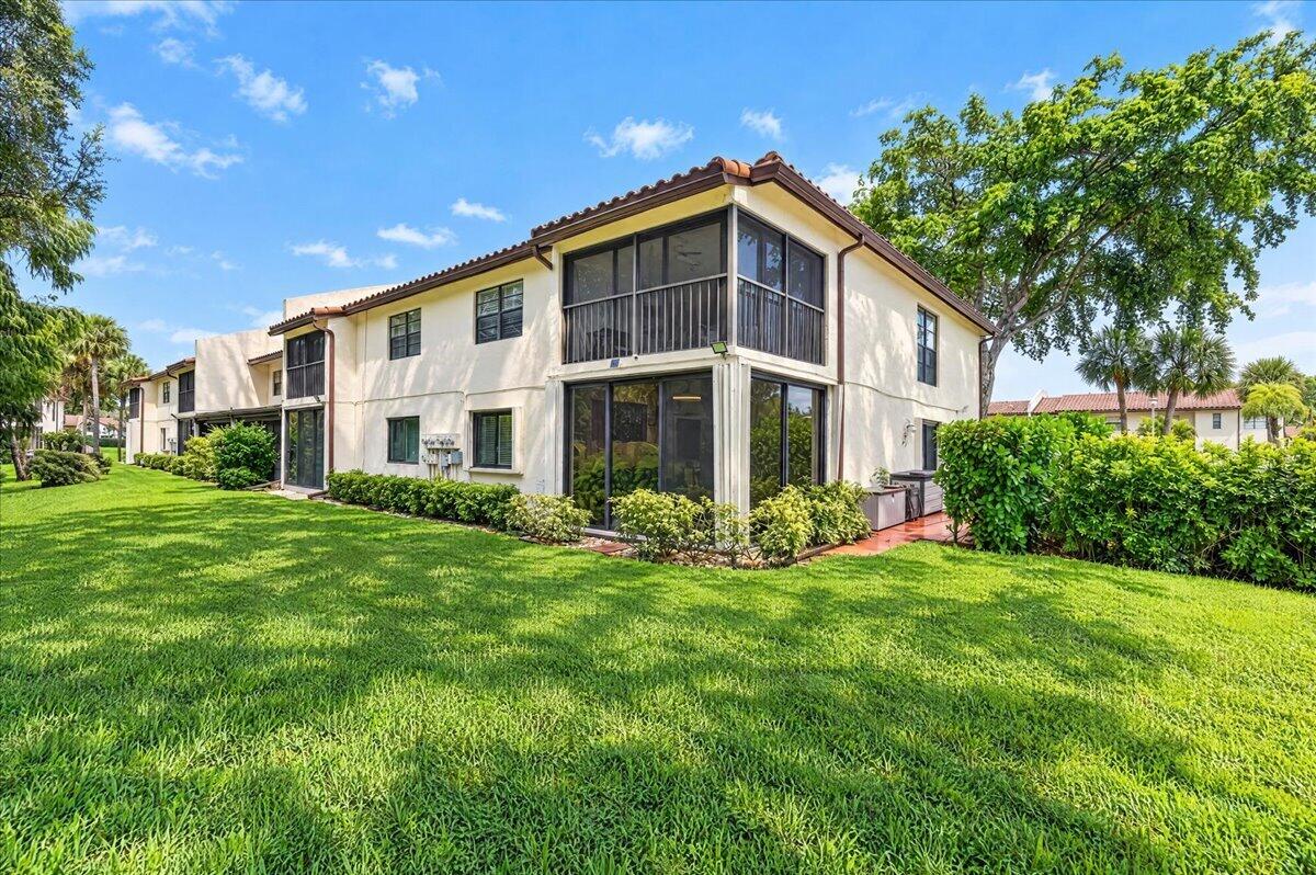 21864 Arriba Real Boca Raton, FL 33433 - Photo 28 of 39 27-8I8A5450_edit