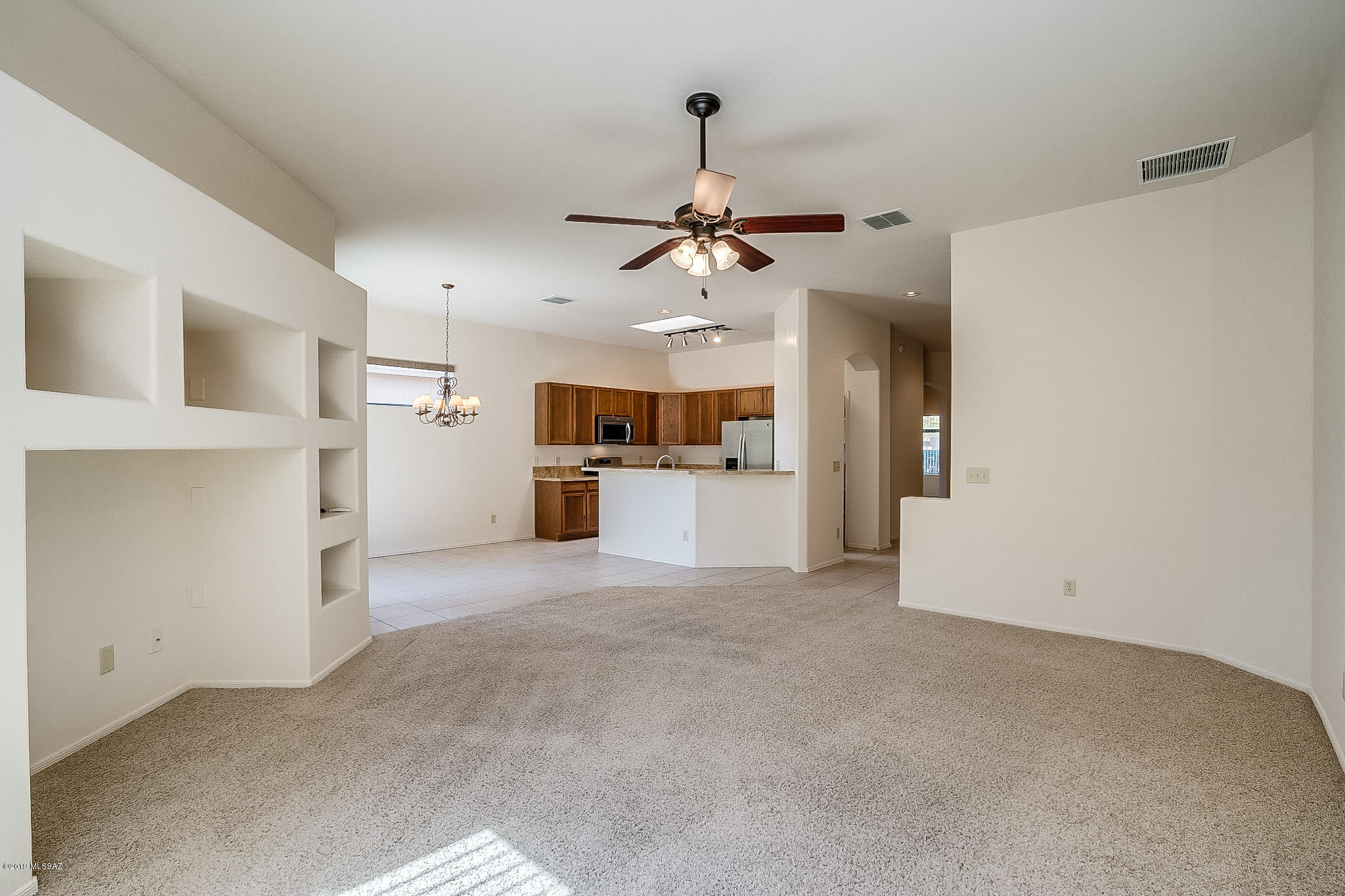 7537 West Pepper Ridge Road Tucson, AZ 85743 - Photo 4 of 13 Gallery Image 4