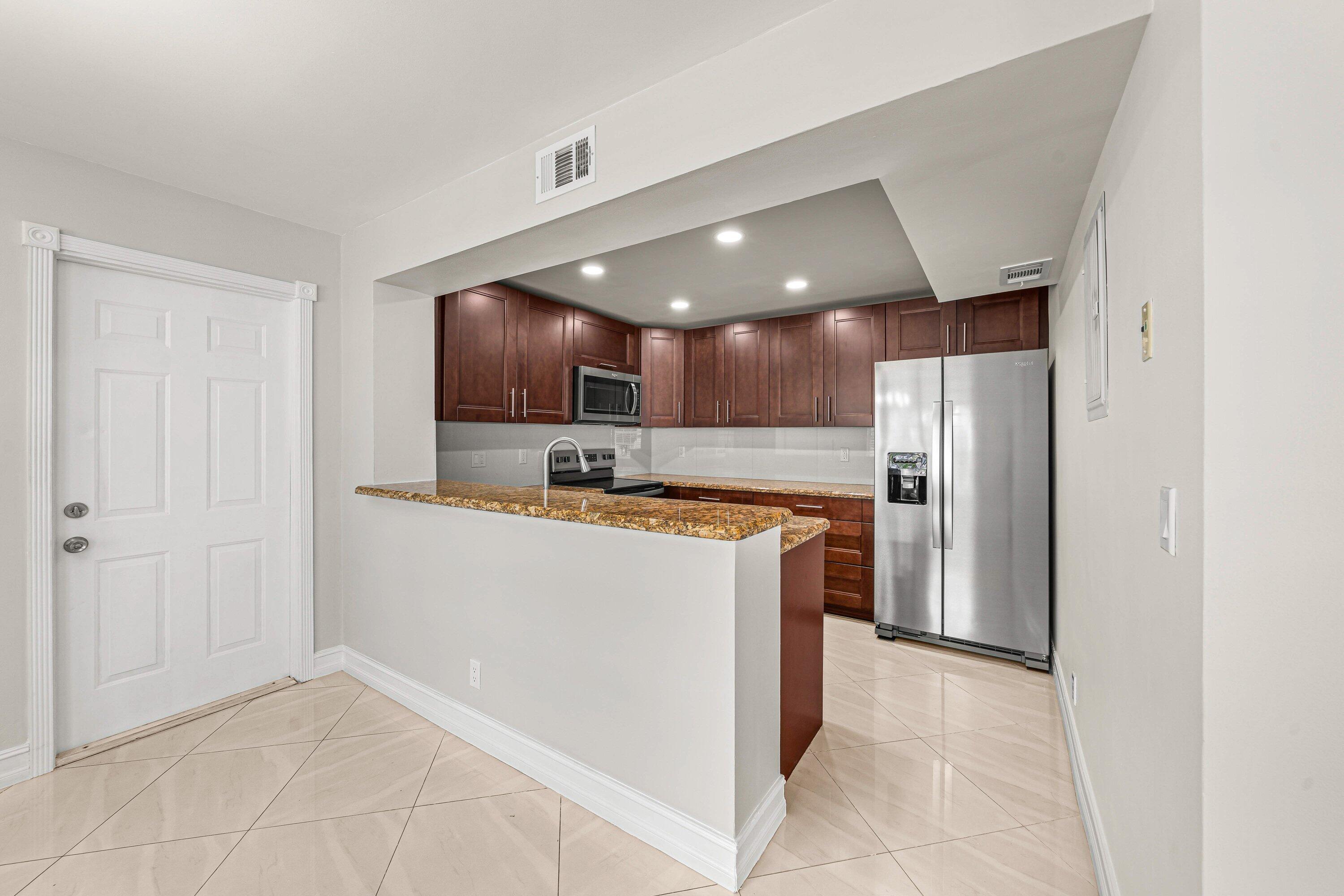 5331 Buckhead Circle, Unit 1030 Boca Raton, FL 33431 - Photo 14 of 50 014-5331BuckheadCircle-BocaRaton-FL-3348