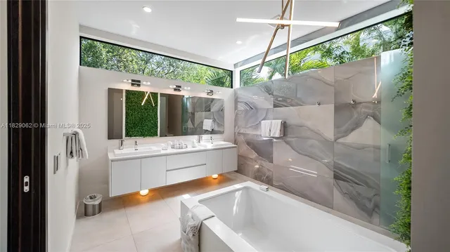 $3,600,000 | 1600 Northeast 6th Street, Fort Lauderdale, FL 33304