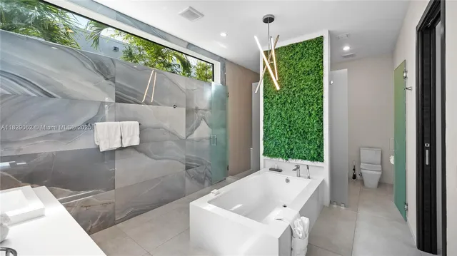 $3,600,000 | 1600 Northeast 6th Street, Fort Lauderdale, FL 33304