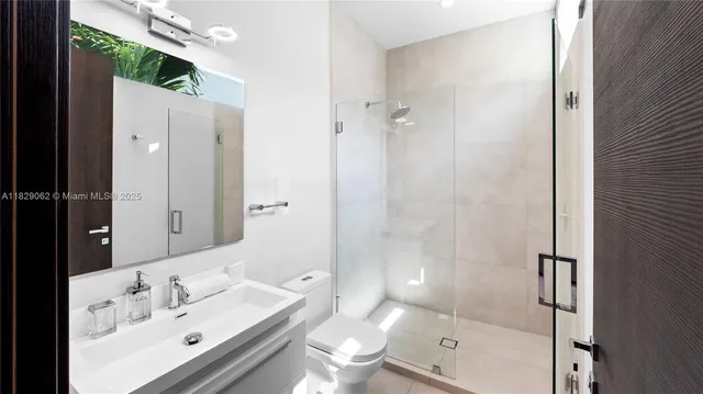 $3,600,000 | 1600 Northeast 6th Street, Fort Lauderdale, FL 33304