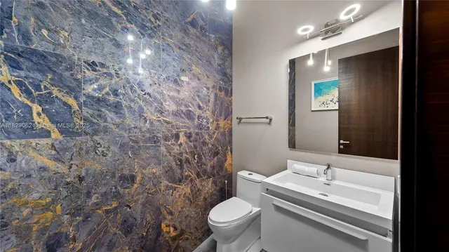 $3,600,000 | 1600 Northeast 6th Street, Fort Lauderdale, FL 33304